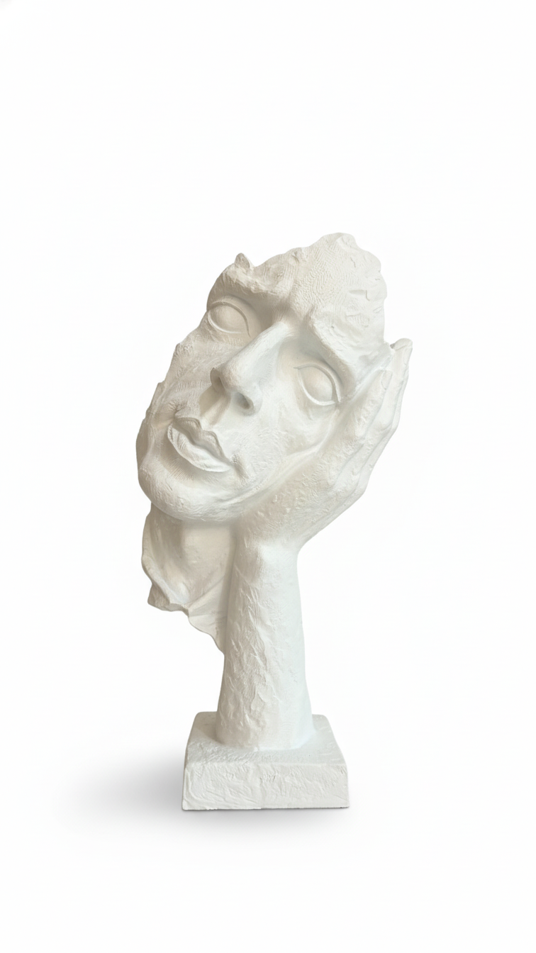 Фигура „Silencio White“ — Арт скулптура лице с ръка в бяло (30 × 15 × 10 см)